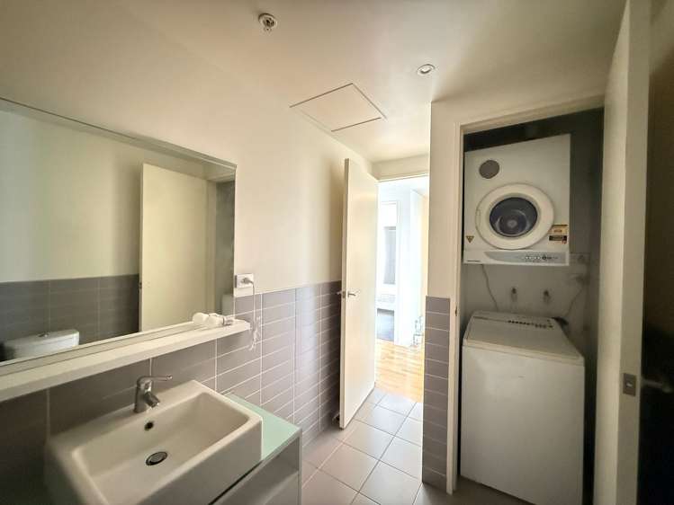 18 Beach Road Auckland Central_12