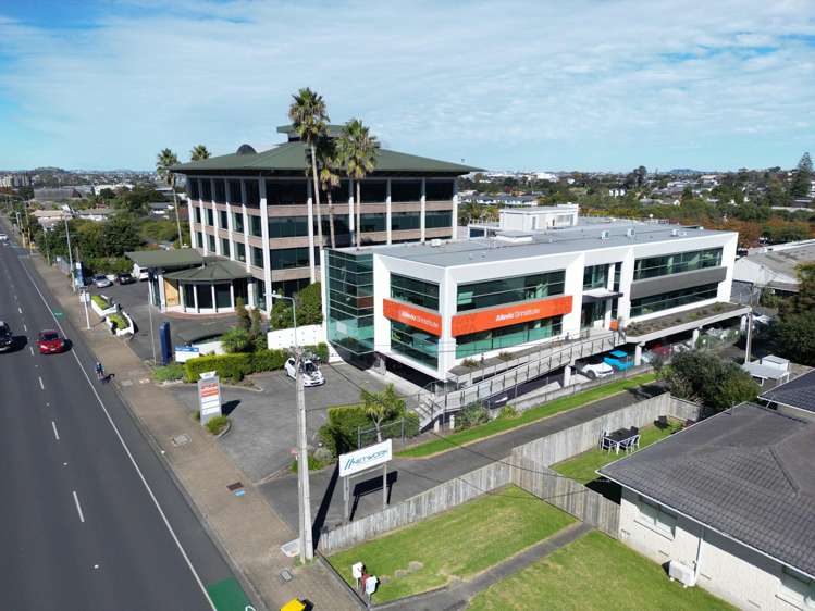 46 Taharoto Road Takapuna_19