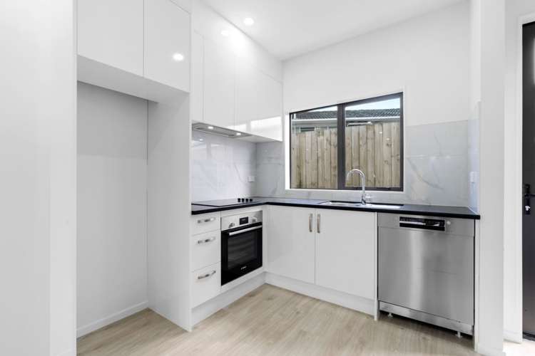 37f Court Town Close Mangere_6