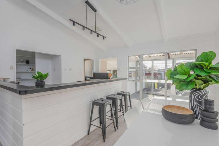 31 Lockhart Avenue Milson_5