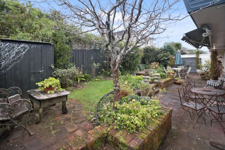 3/10 Gerard Way Saint Johns_14