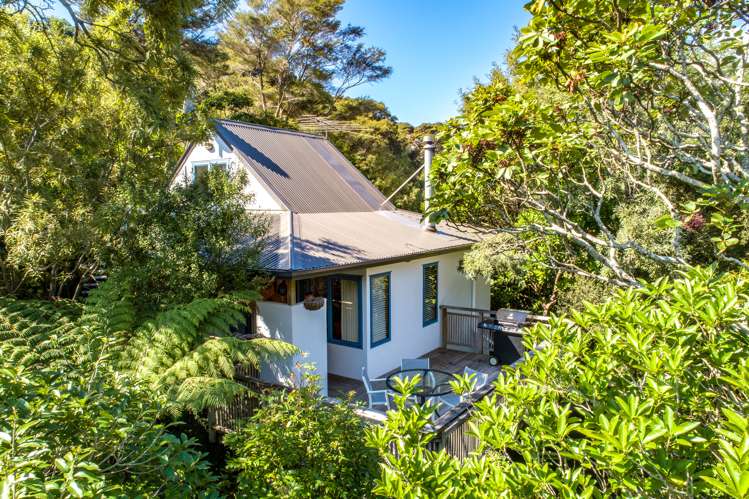 5 Hekerua Road Oneroa_1