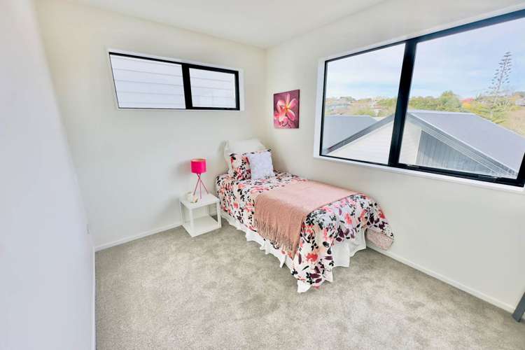 25 and 27 Jandell Crescent Bucklands Beach_9