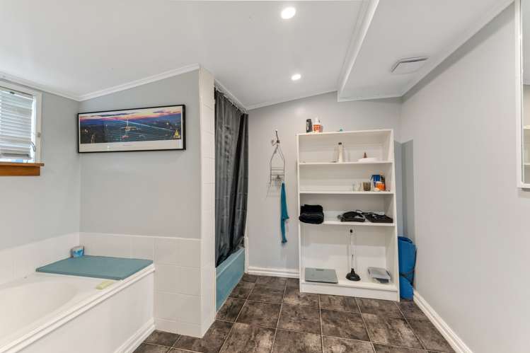 97 Leckhampton Court Clyde Hill_17