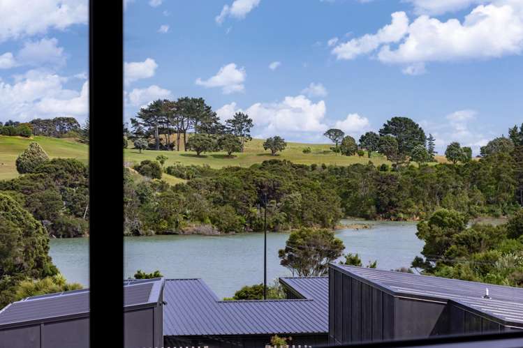 21 Maataitai Road Raglan_32