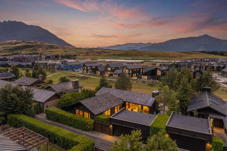 7 Reading Court Jacks Point_35