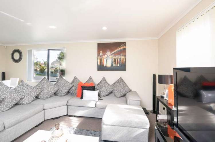 8 Simpson Road Ranui_8