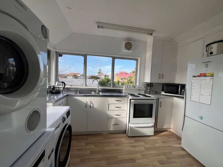 2/30 Curran Street Herne Bay_7