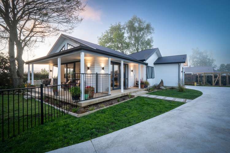 16 Cowley Drive Leamington_22