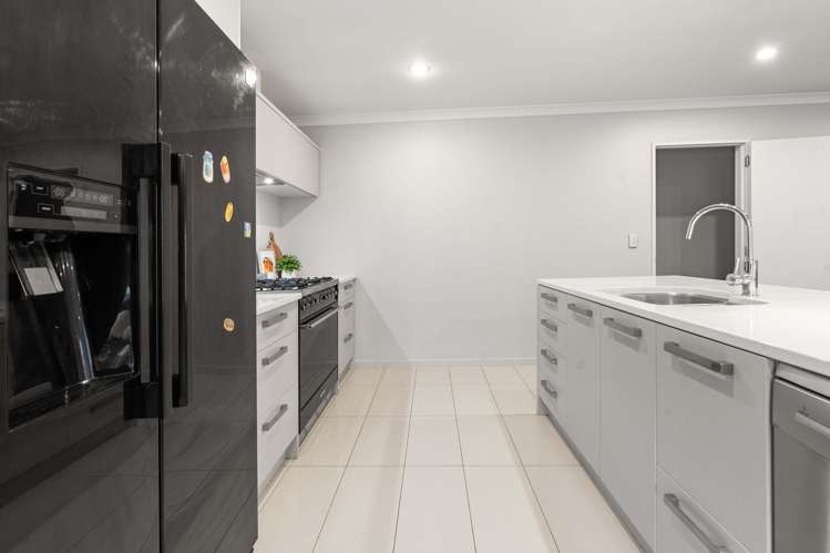 75 Somerville Crescent Aidanfield_9