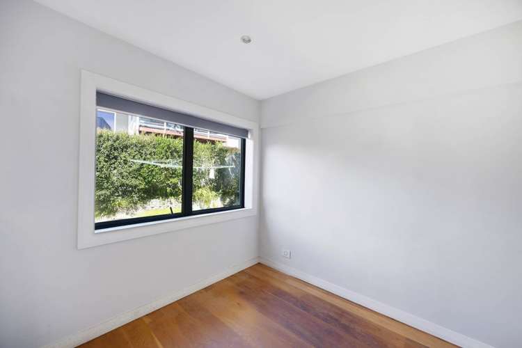 276 Lake Road Hauraki_11