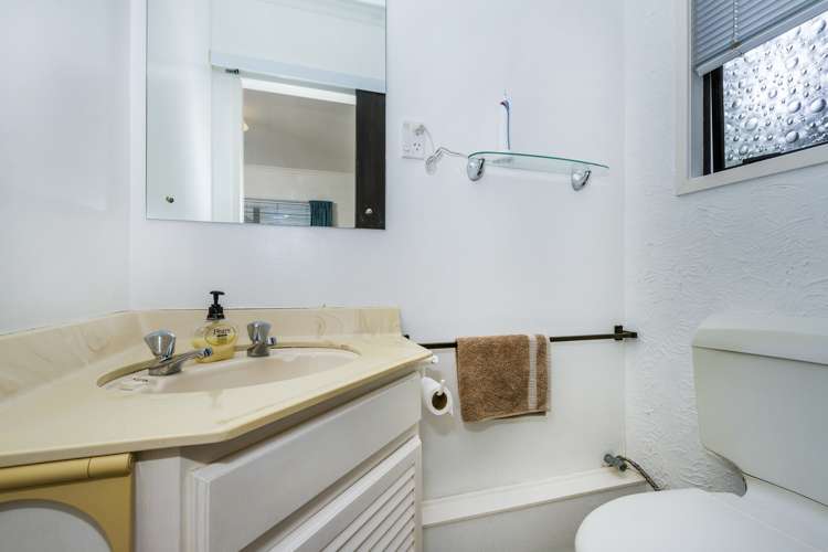 12 Serrata Place Browns Bay_12