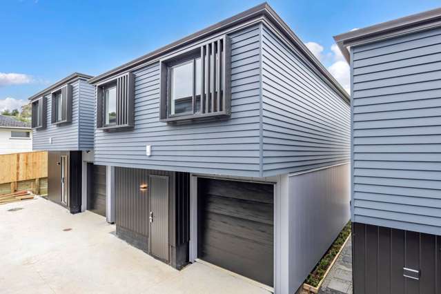 Crafted New Standalone Homes in Dble Westlake Zone