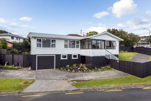 63 Vodanovich Road Te Atatu South_1