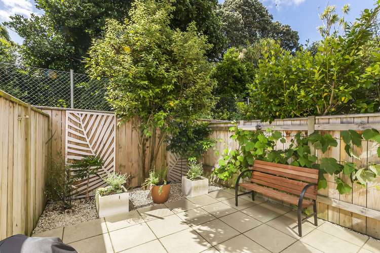 8/21 Rugby Street Mount Cook_1