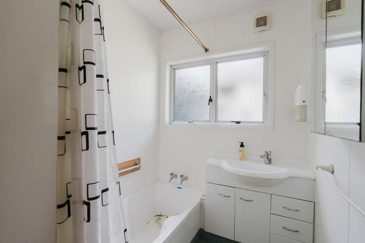 27 Balloch Street Fairfield_17