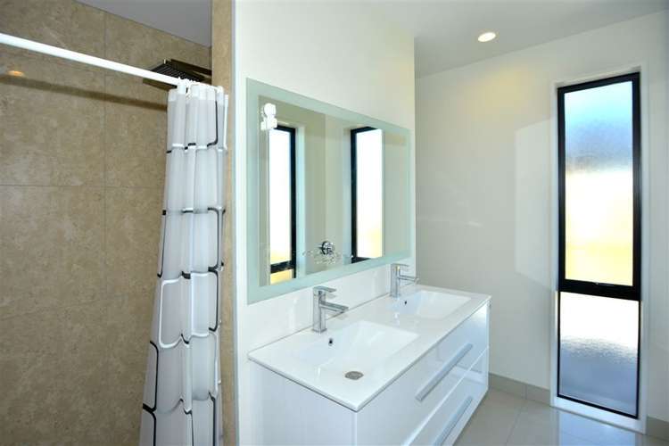 38 Platinum Drive Wigram_11