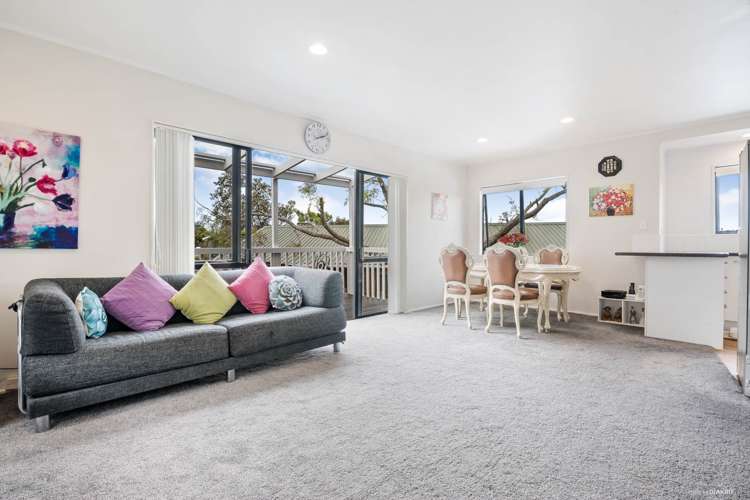 2/13 Witheford Drive Bayview_13