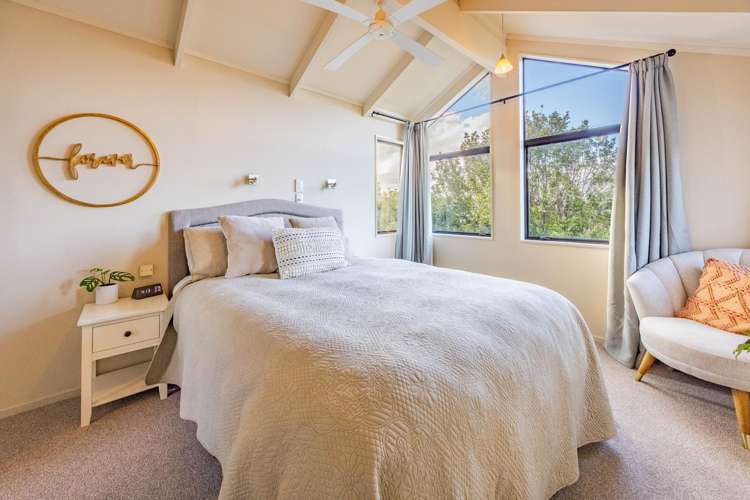 19 Leeds Place Tamatea_13