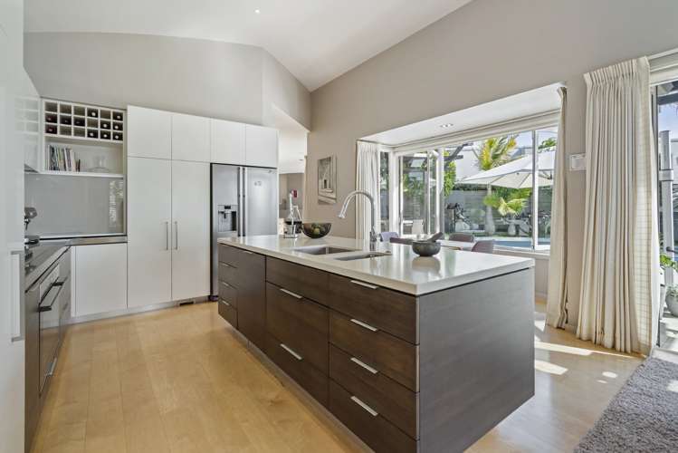 2/2 Clifton Road Hauraki_12