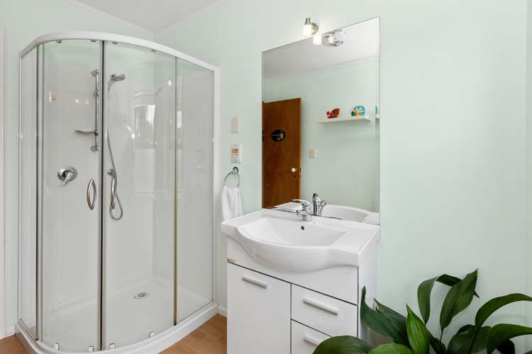 8 Eliot Place Leamington_19