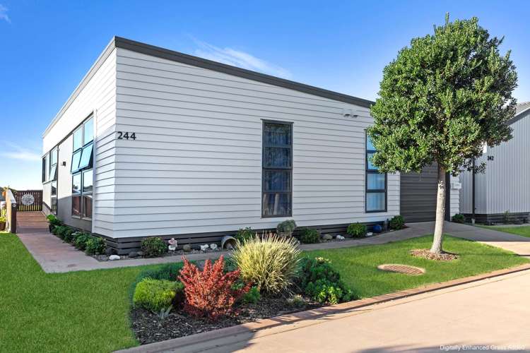 244/61 Golden Sands Drive_0