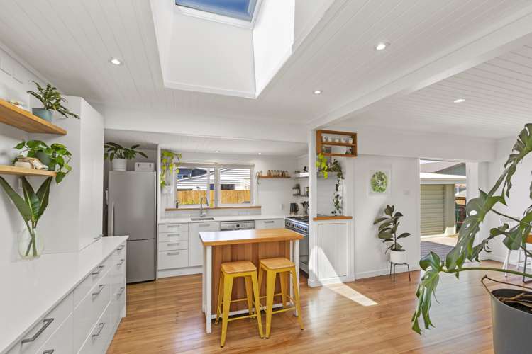 21 Lorenzen Bay Road Raglan_11