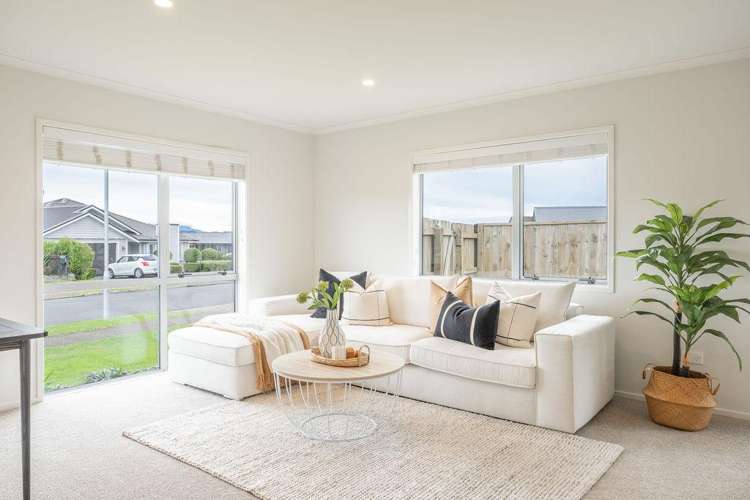 100 Puhirake Crescent Pyes Pa_10