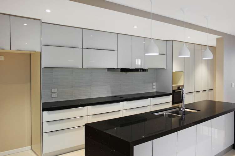 77 The Runway 1578_1