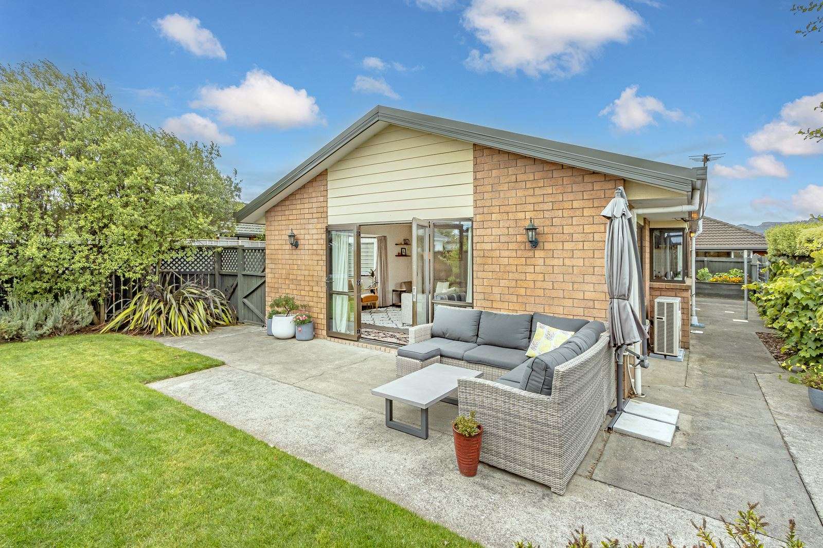 2/11 Dalkeith Street Hoon Hay Christchurch City Houses for Sale