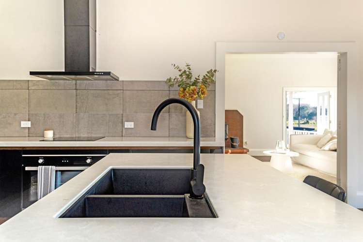 2 Cobden Street Gisborne_14