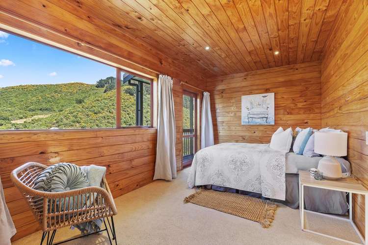 14a Domanski Crescent Owhiro Bay_8