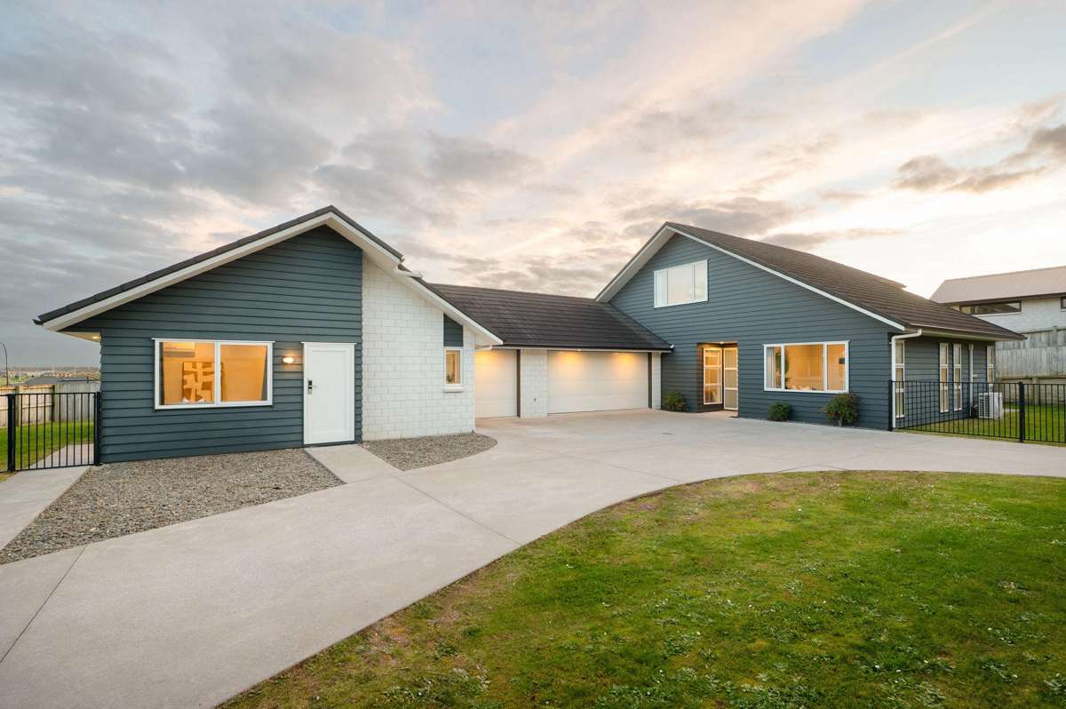 22 + 22A Kapua Crescent_0