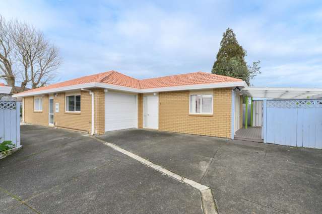 Stylish, Spacious & Superbly Located in Mt Roskill