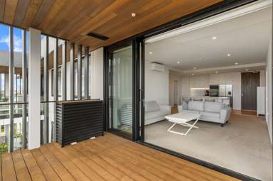 302/8B Lake Pupuke Drive_4