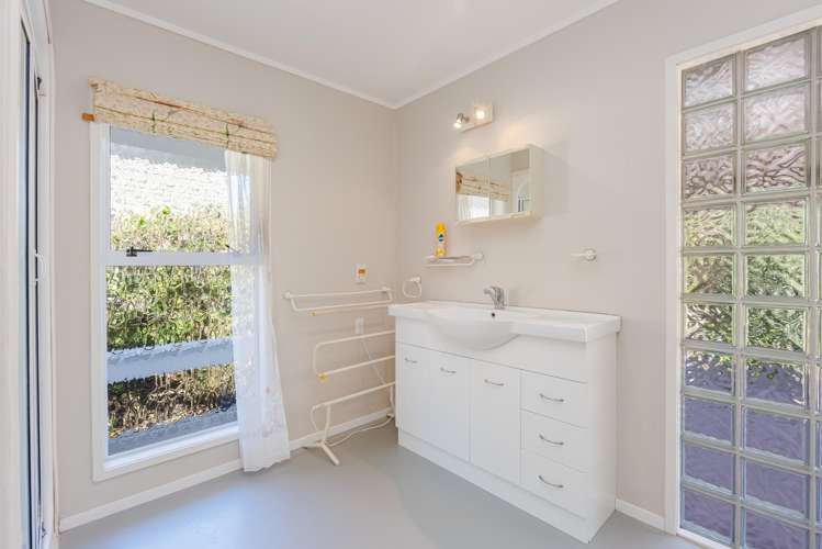 16 Arohia Place Snells Beach_16