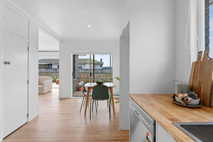 16 Wembury Grove Parkvale_6