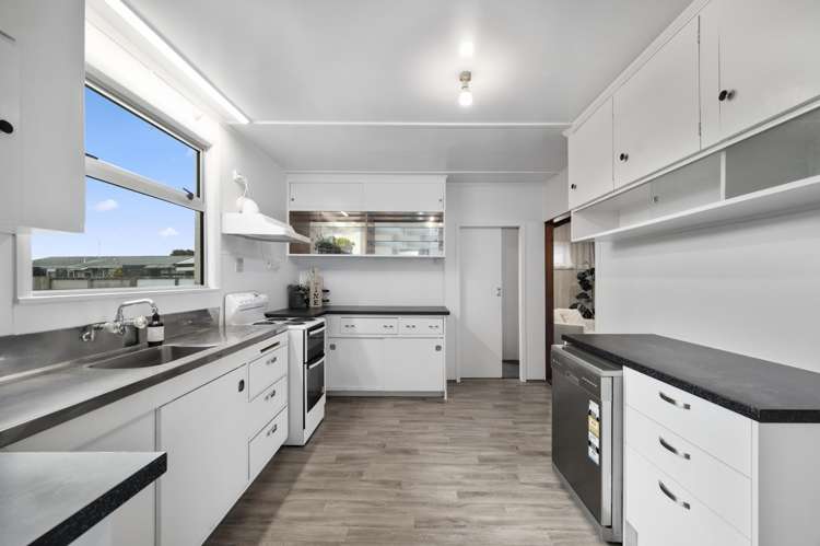 31 & 31A Kawaha Point Road_4