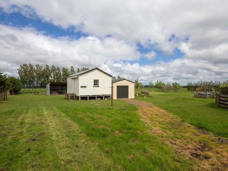 99 Spur Road West Feilding_24