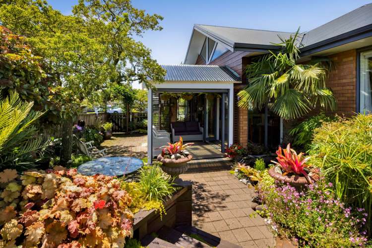 9 Elizabeth Grove Stratford_21