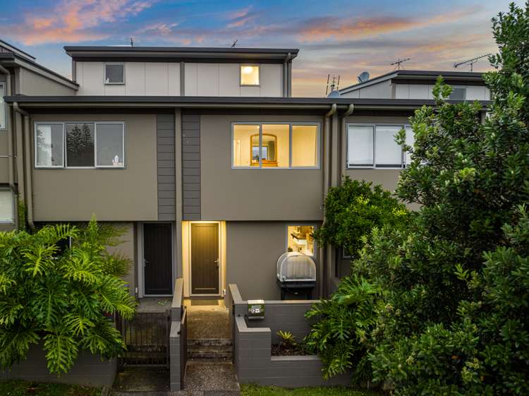 12/1 Gracechurch Drive Flat Bush_12