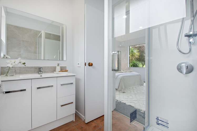 239 Old Parua Bay Road Abbey Caves_7