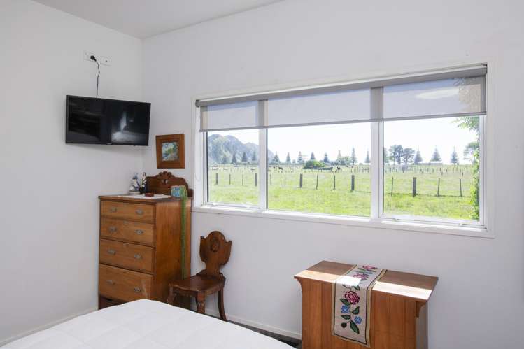 1 Forster Street Tolaga Bay_32