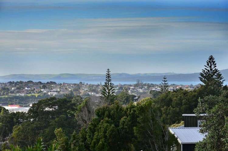 2/599 Glenfield Road Totara Vale_4