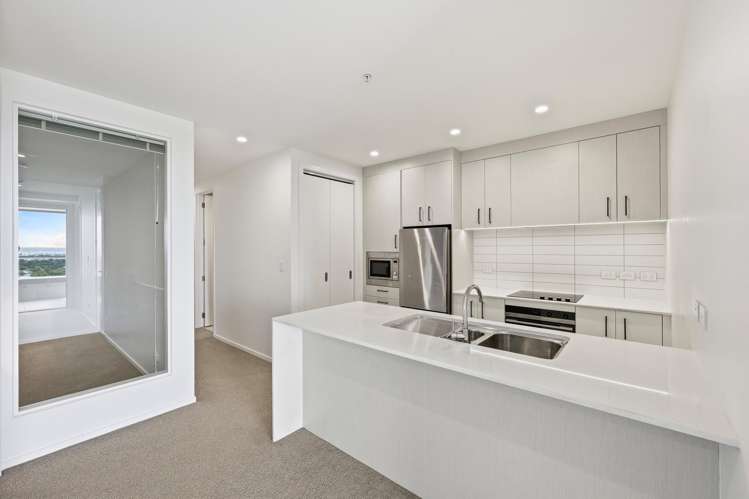 904/8 Waikumete Road Glen Eden_8