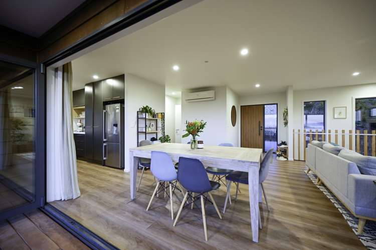 15 Woodford Lane Stoke_2