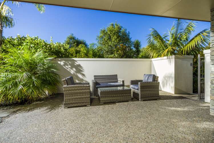 8 Oscar Road Greenhithe_42