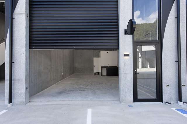 56/7 Tunnel Grove Gracefield_1