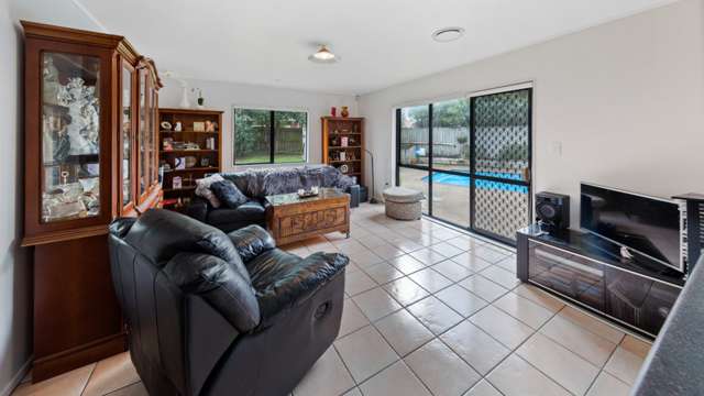 8 Gairloch Place Wattle Downs_1