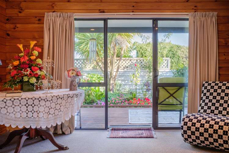 22 Ruru Avenue Lytton West_11